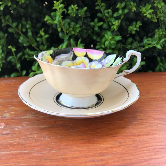 Paragon Double Warrant Tea Cup Saucer Pansies Pansy Black England HM Que… - Picture 4 of 11